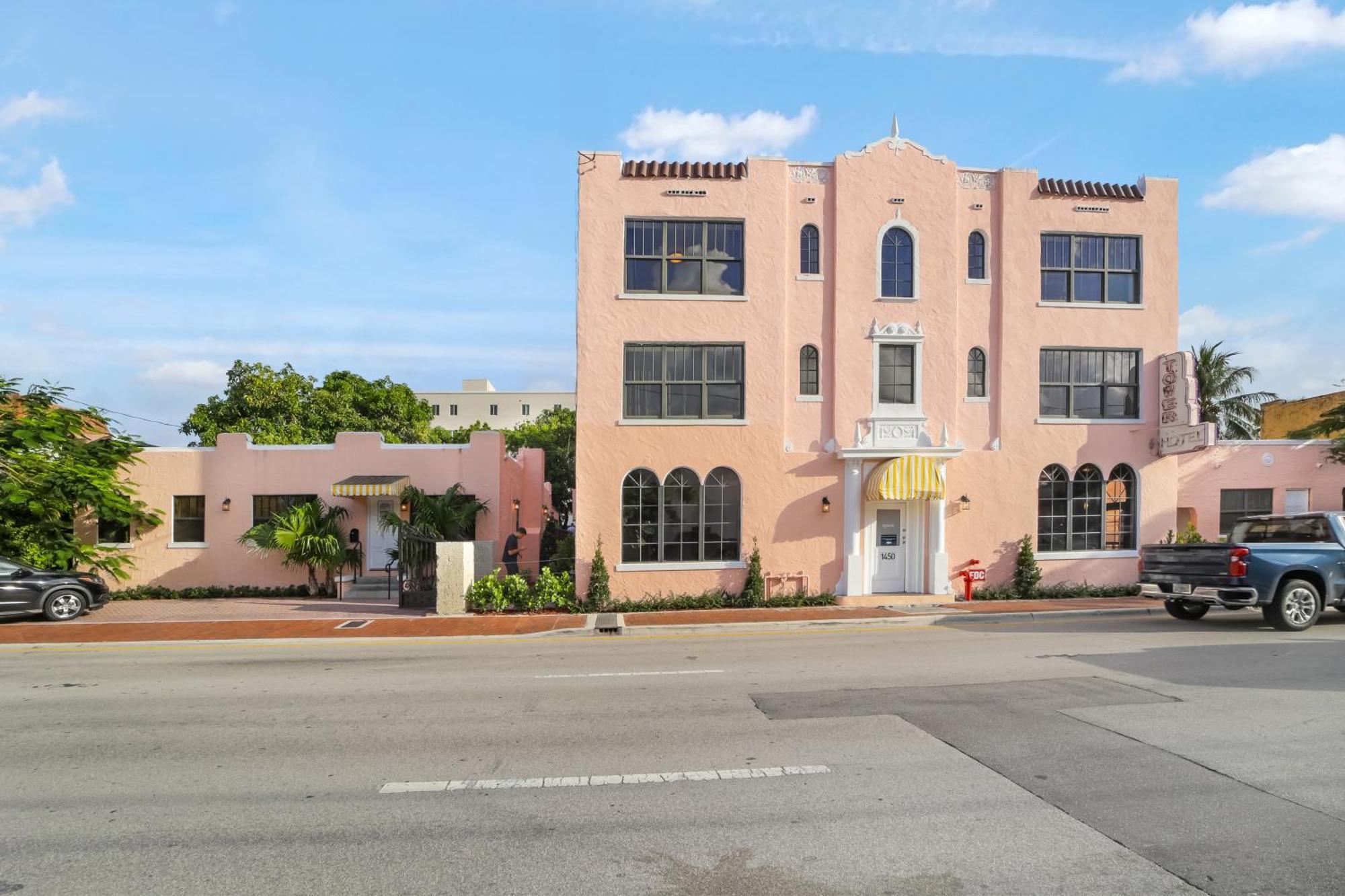 Tower Hotel Little Havana Miami Bagian luar foto