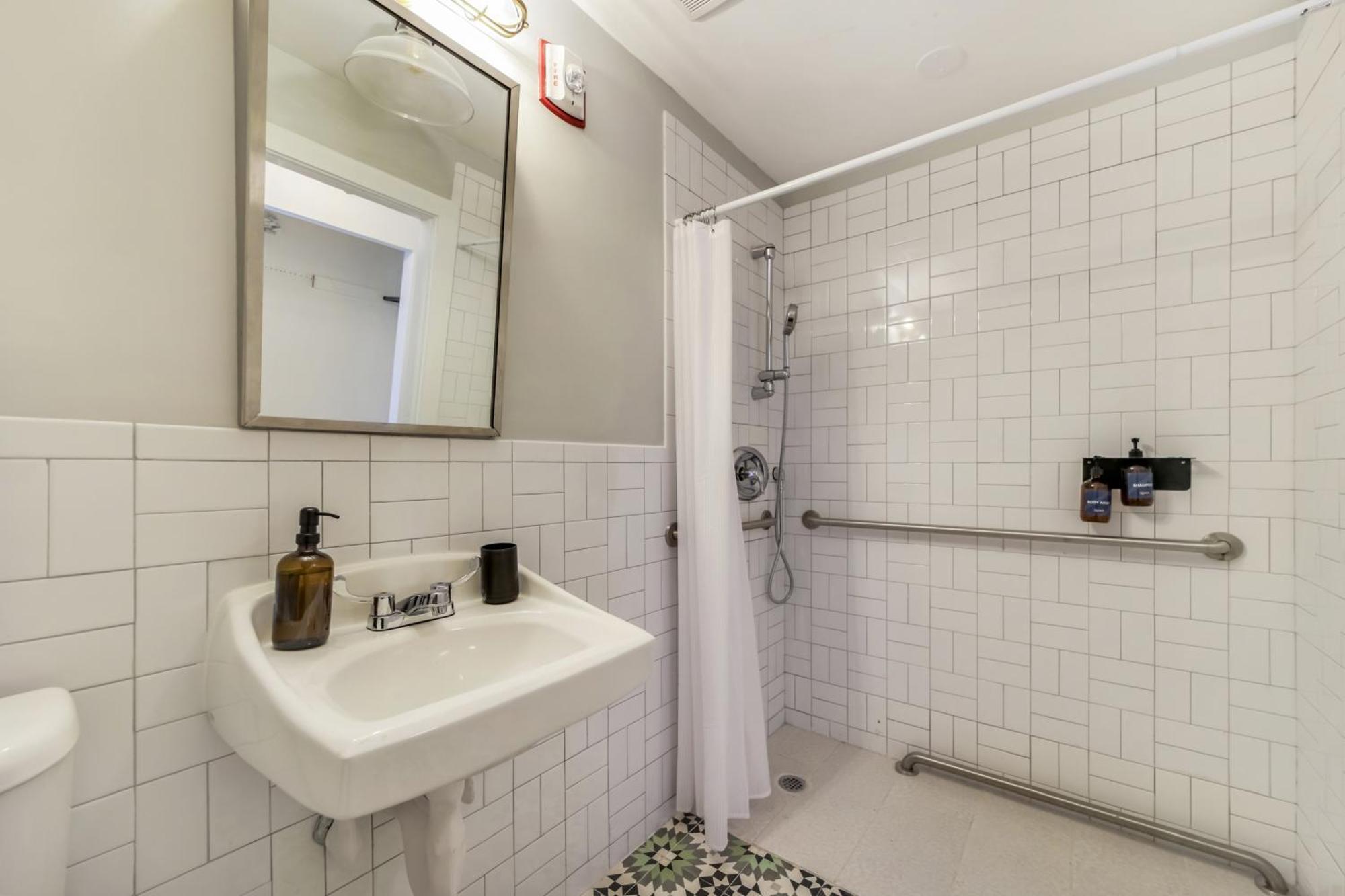 Tower Hotel Little Havana Miami Bagian luar foto