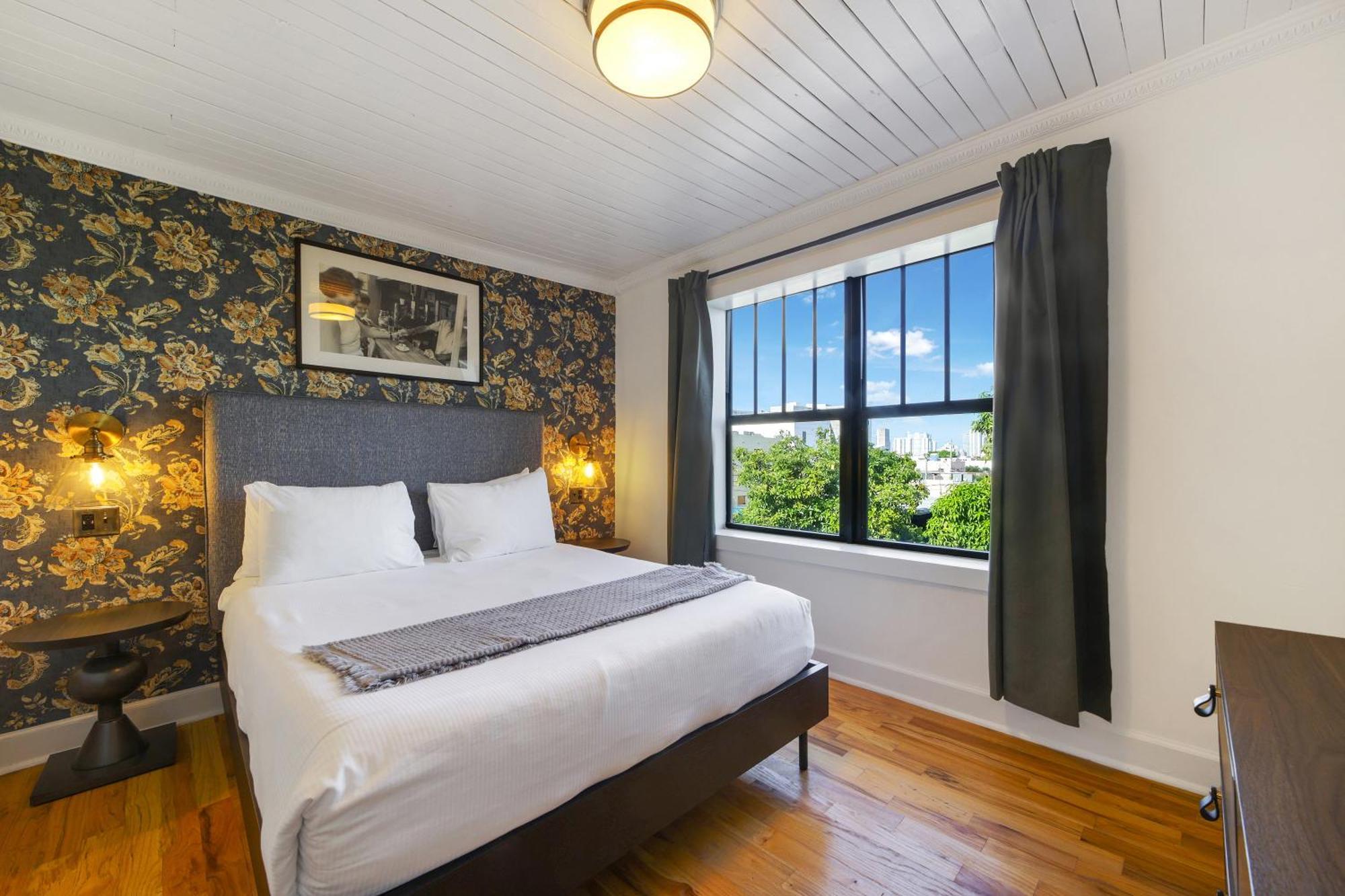 Tower Hotel Little Havana Miami Bagian luar foto
