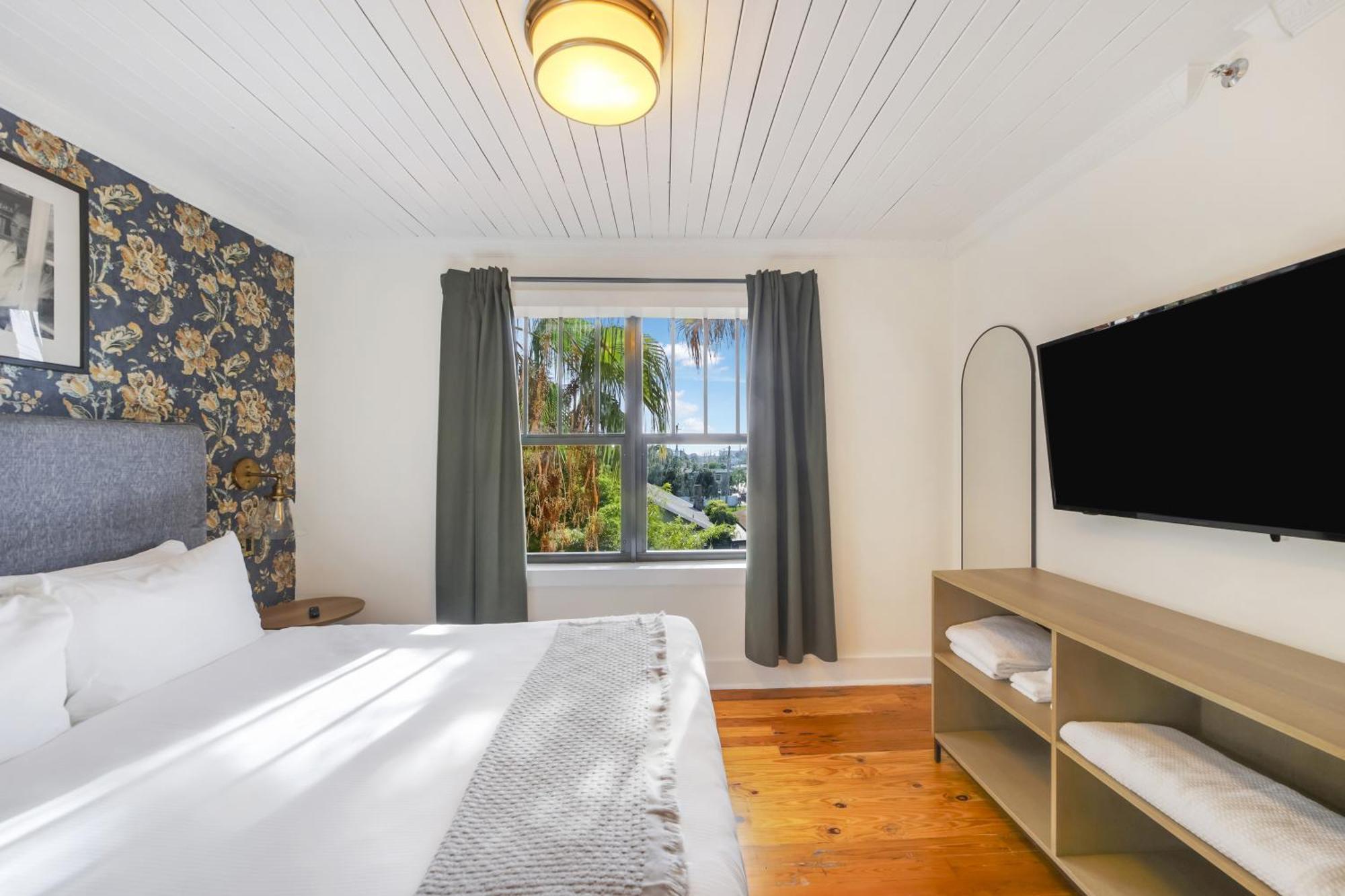Tower Hotel Little Havana Miami Bagian luar foto
